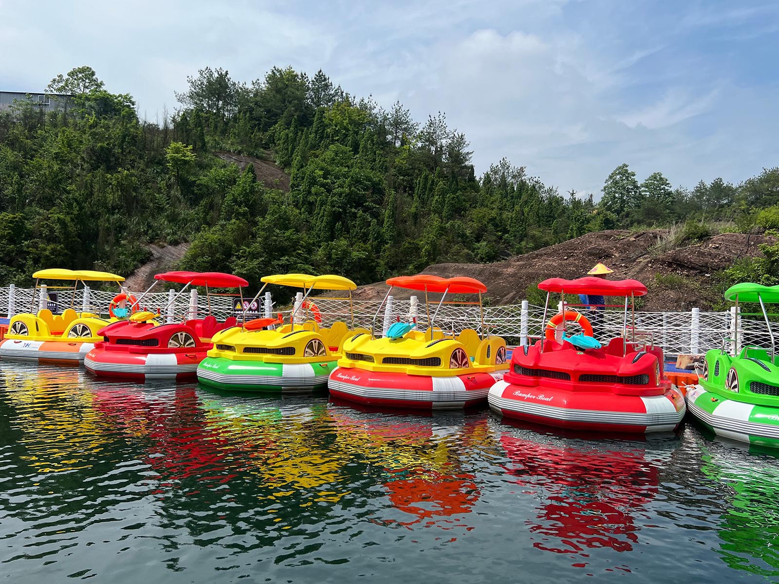 family bumper boat family bumper boat
